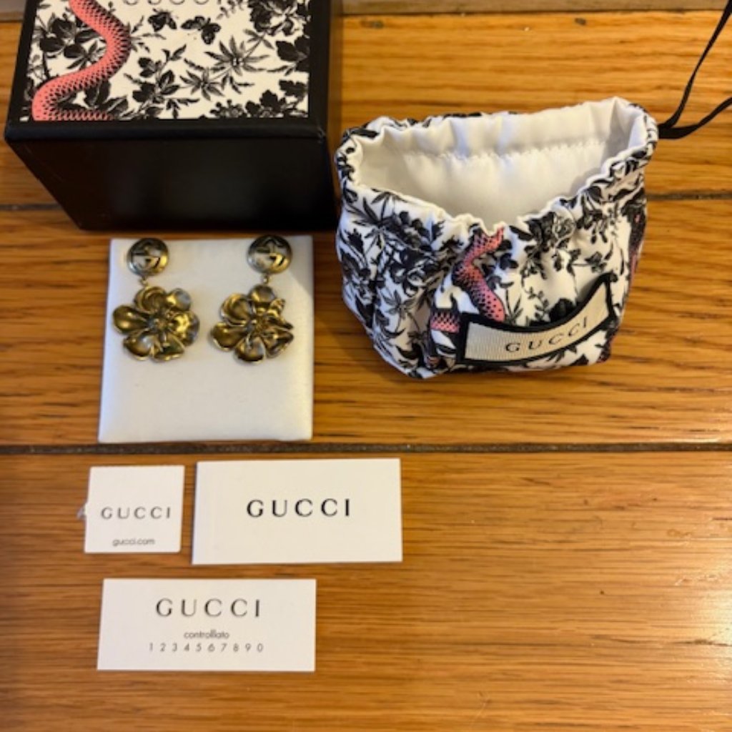 Authentic Gucci Pierced Earrings, Nib, 2021